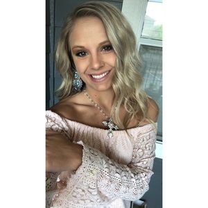 Meet your Posher, Danielle